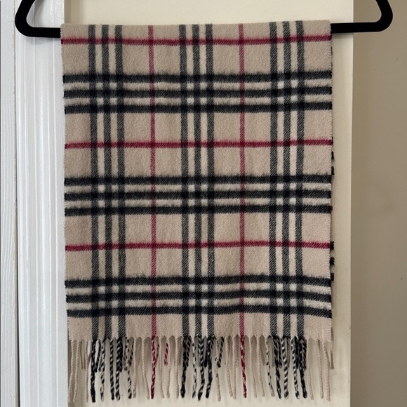 Burberry Accessories - Burberry cashmere scarf